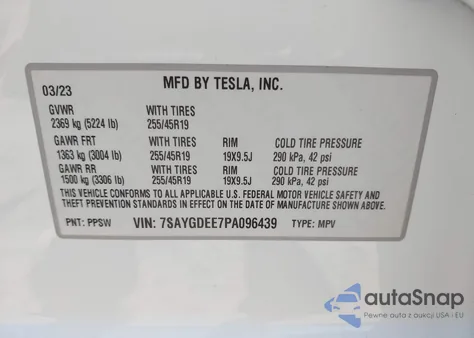 2023 Tesla Model Y Awd/Long Range Dual Motor All-Wheel Drive z USA, uszkodzony, nr VIN 7SAYGDEE7PA096439